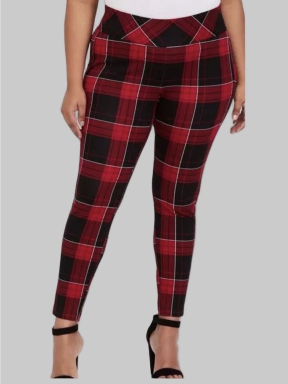 TORRID  Red Plaid Pixie Pants Stretch Size 3X Short